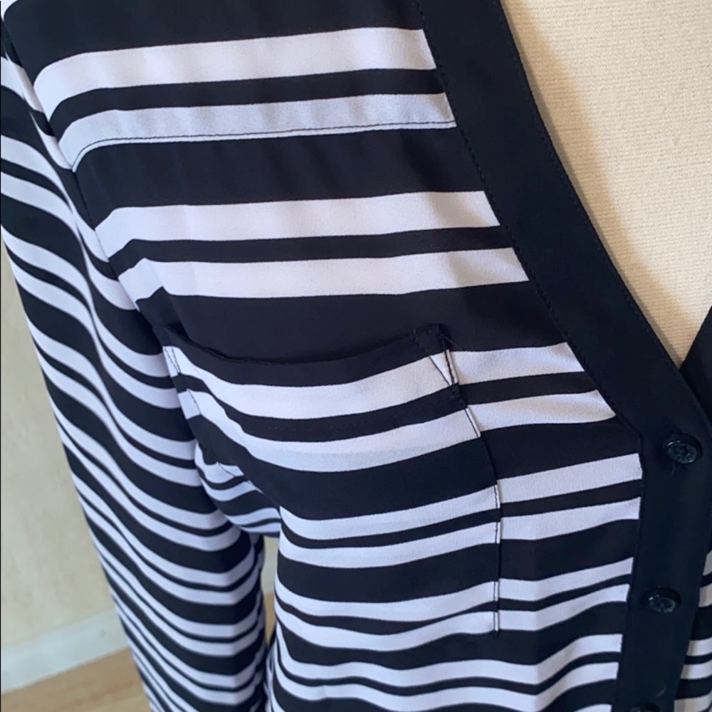 Express button down - Picture 3 of 3